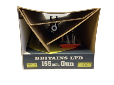 Lot 202 - Britains 1:32 Scale 155mm Breech loading Gun, with original interior packaging, boxed No.9745 (1)