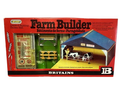 Lot 207 - Britains Farm Builder Livestock Building Kit No.4709, Vari Spreader No.9538 (x3) & Acrobat Rake No.9537 (5)