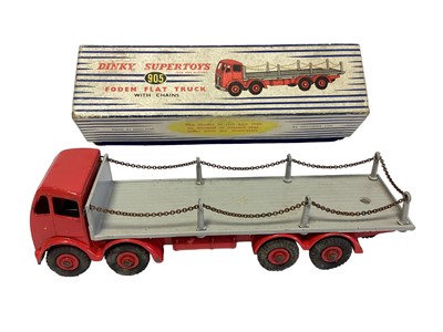 Lot 194 - Dinky Supertoys diecast vehicles including Foden Flatbed Truck with chains No.905, Blaw Knox Heavy Tractor No.963 (tracks perished) & Dinky Toys Foden diesel 8-wheel wagon No.901, all boxed (3)