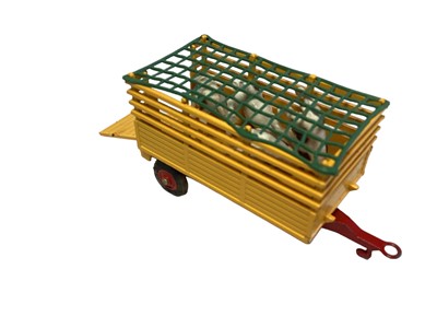 Lot 189 - Corgi Constructor Set (Commer 3/4 Ton Chassis) GS/24 and Beast Carrier No.58, both boxed (2)