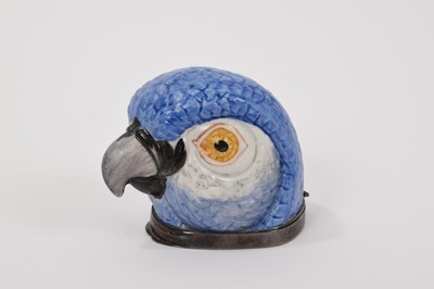 Lot 116 - Parrot head bonbonnière