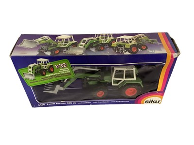 Lot 181 - Siku 1:32 Scale diecast farm vehicles including MB Trac 800 with snow plough No.3151, Fendt Farmer 308 LS with front loader No.3450, Deutz DX 4.70 with twin rear wheels No.2950 & Renault-Tractor 14...