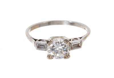 Lot 493 - Art Deco diamond single stone ring