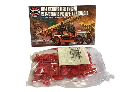 Lot 42 - Airfix 1:32 Scale  Series 4 1910 B Type Bus No.6443-1 & 1914 Dennis Fire Engine  No. 6442-8, both boxed (2)