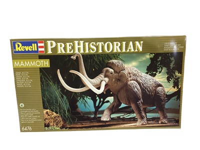 Lot 47 - Revell Snap Together Dinosauras Styracosaurus No.6472, Prehistorian Mammoth No.6476 & Pterosaurus Pteranodon No.6475, all boxed (3)