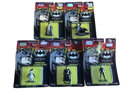 Lot 173 - ERTL DC Comics Super Heroes & The Animated Series Batman Characters & Batman Returns, on card with bubblepack (20)