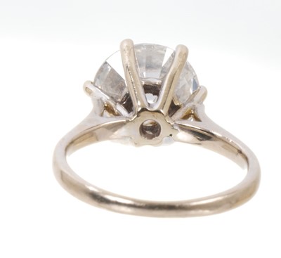 Lot 597 - Diamond single stone ring