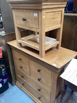 Lot 1307 - Modern light oak chest of four long and two short drawers 96cm and similar bedside table with drawer (2)