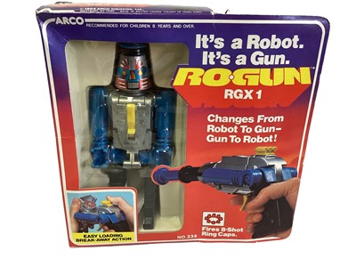 Lot 303 - Arco (c1984) Rogun RGX 1 Robot (Alternate Mode:Laser Gun) in window box No.334, plus Robot/Fighter & Multi Robot (3)