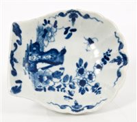 Lot 32 - 18th century Worcester blue and white shell...