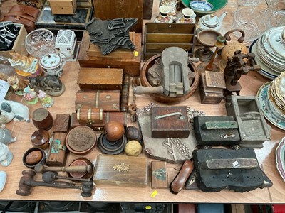 Lot 463 - Collection of various green items to include gavels, letter rack and printing blocks.