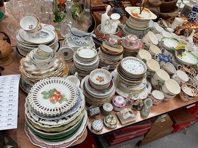 Lot 464 - Large quantity of assorted ceramics to include Royal Worcester Evesham, teaware and other ceramics.