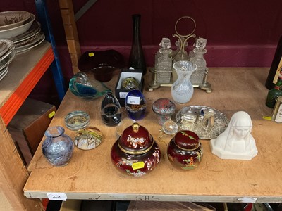 Lot 692 - Sundry items, including paperweights (Mdina, Wedgwood, etc), Carlton Ware, silver plate