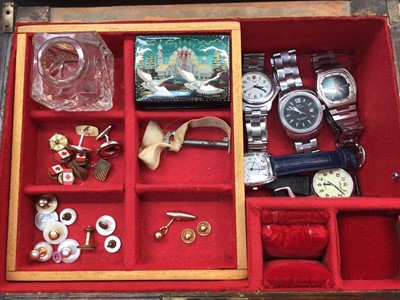 Lot 1077 - Wooden work box containing wristwatches, two 18ct gold studs, other studs, one 9ct gold cufflink and bijouterie