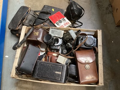 Lot 285 - Box of vintage cameras including Kodak
