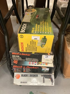 Lot 499 - Group of various power tools to include belt sander, circular saw and drill.