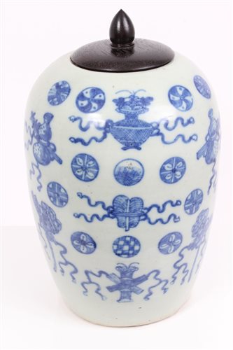 Lot 109 - Late 19th century Chinese blue and white...