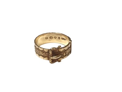 Lot 196 - Victorian 18ct gold buckle ring (London 1880)