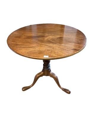 Lot 1375 - Reproduction mahogany tilt top occasional table