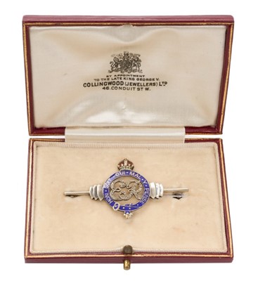 Lot 105 - H.M.Queen Elizabeth (later H.M.The Queen Mother), fine Royal presentation white gold, enamel and diamond set brooch