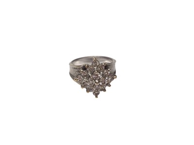 Lot 168 - Diamond cluster ring with sixteen brilliant cut diamonds in a tiered claw setting