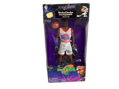 Lot 1848 - Playmates Warner Bros. (c1996) Space jam Michael Jordan Tune Squad MVP, in window box 17692 (1)_