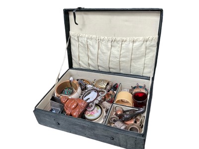 Lot 157 - Silk box containing various ephemera and jewellery items