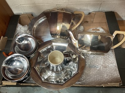 Lot 205 - Art Deco silver plated and chrome metalwares