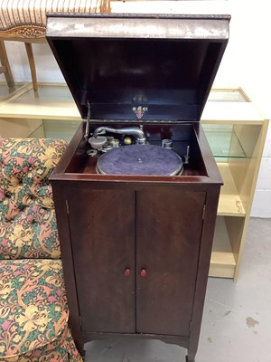 Lot 1382 - 1920s gramophone in a mahogany cabinet