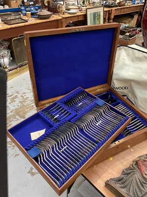 Lot 447 - Edwardian canteen of silver plated cutlery in oak case