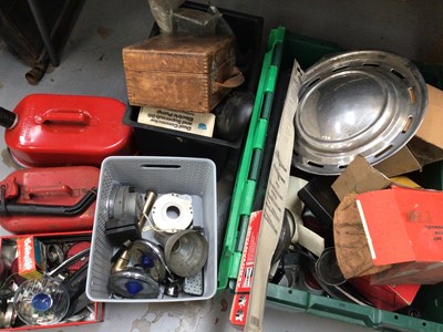 Lot 334 - Group of miscellaneous car parts