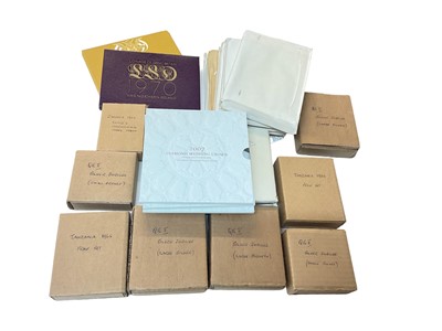 Lot 410 - World - Mixed coinage & medallions to include Royal Mint proof year sets x 10, silver Elizabeth II Jubilee Medallions x 2 (N.B. Wt. 87.5gms each) & other issues (Qty)