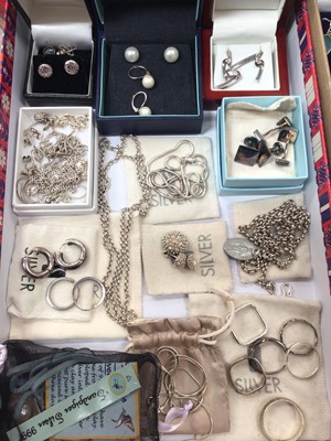 Lot 1013 - Group of silver jewellery to include earrings, rings, chains, pendants and cufflinks