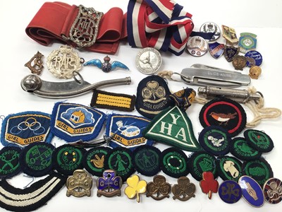 Lot 377 - Collection of mostly Girl Guides cloth badges, enamelled pins, penknife etc, RAF silver and enamel sweetheart brooch and other items