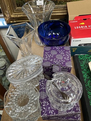 Lot 254 - Group of art glass and cut glass