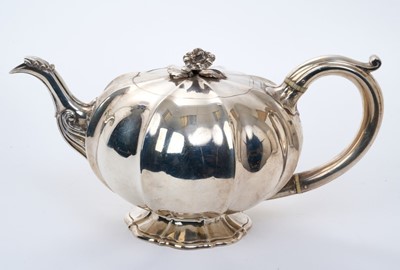 Lot 408 - William IV teapot, James Charles Edington, 1833