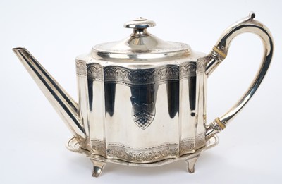 Lot 411 - George III silver teapot and stand