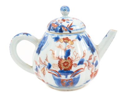 Lot 212 - 18th century Chinese porcelain teapot