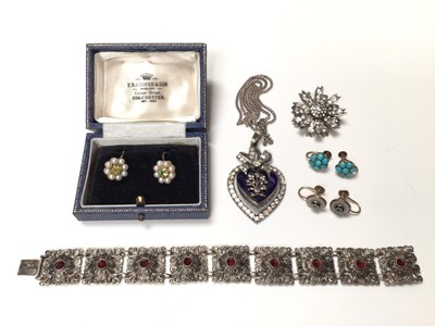 Lot 172 - Group of antique and later jewellery