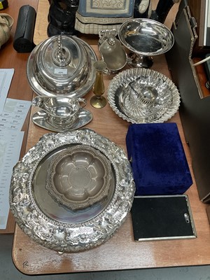 Lot 496 - Group of silver plated ware including an oval entrée dish, salvers, gravy boat on stand etc