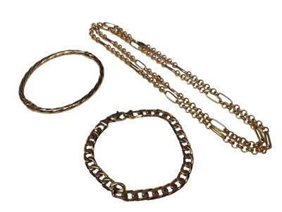 Lot 123 - 9ct gold hinged bangle, 9ct gold flat curb link bracelet and 9ct gold chain (3)