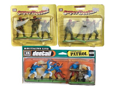 Lot 1882 - Timpo Ceremonial Gun Party, in original Window box (crumpled) No.281, plus mixed Britains Deetail and Timpo Soldier (1 box)