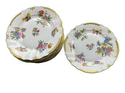 Lot 337 - Set of fourteen Herend Queen Victoria patter  dinner plates, 26cm diameter, a mixture of English and American pattern variants