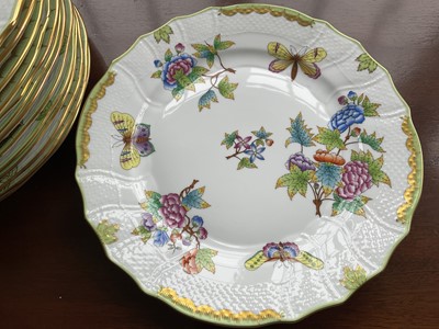 Lot 337 - Set of fourteen Herend Queen Victoria patter  dinner plates, 26cm diameter, a mixture of English and American pattern variants