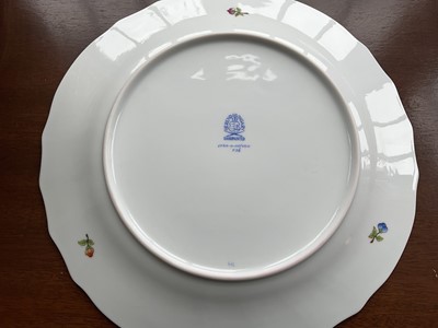 Lot 337 - Set of fourteen Herend Queen Victoria patter  dinner plates, 26cm diameter, a mixture of English and American pattern variants