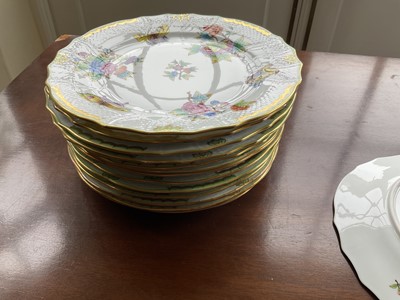 Lot 337 - Set of fourteen Herend Queen Victoria patter  dinner plates, 26cm diameter, a mixture of English and American pattern variants
