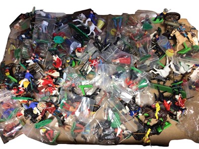 Lot 1926 - Britains, Timpo, Marx & Elastalin plastic Soldiers & figures, some mounted (all loose) (1 box)