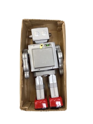 Lot 1934 - Robot - Rotator Robot battery operated, Japanese, original box.