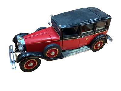 Lot 1941 - Franklin Mint models 1:24 scale 1936 Bugatti Atalante, 1954 Mercedes Benz 300 SL, 1932 Ford Convertible Sedan Bonnie & Clyde edition, 1934 Packard V12 Lebanon, 1936 Mercedes Benz 500K, 1936 Ford De...