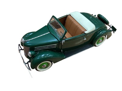 Lot 1941 - Franklin Mint models 1:24 scale 1936 Bugatti Atalante, 1954 Mercedes Benz 300 SL, 1932 Ford Convertible Sedan Bonnie & Clyde edition, 1934 Packard V12 Lebanon, 1936 Mercedes Benz 500K, 1936 Ford De...